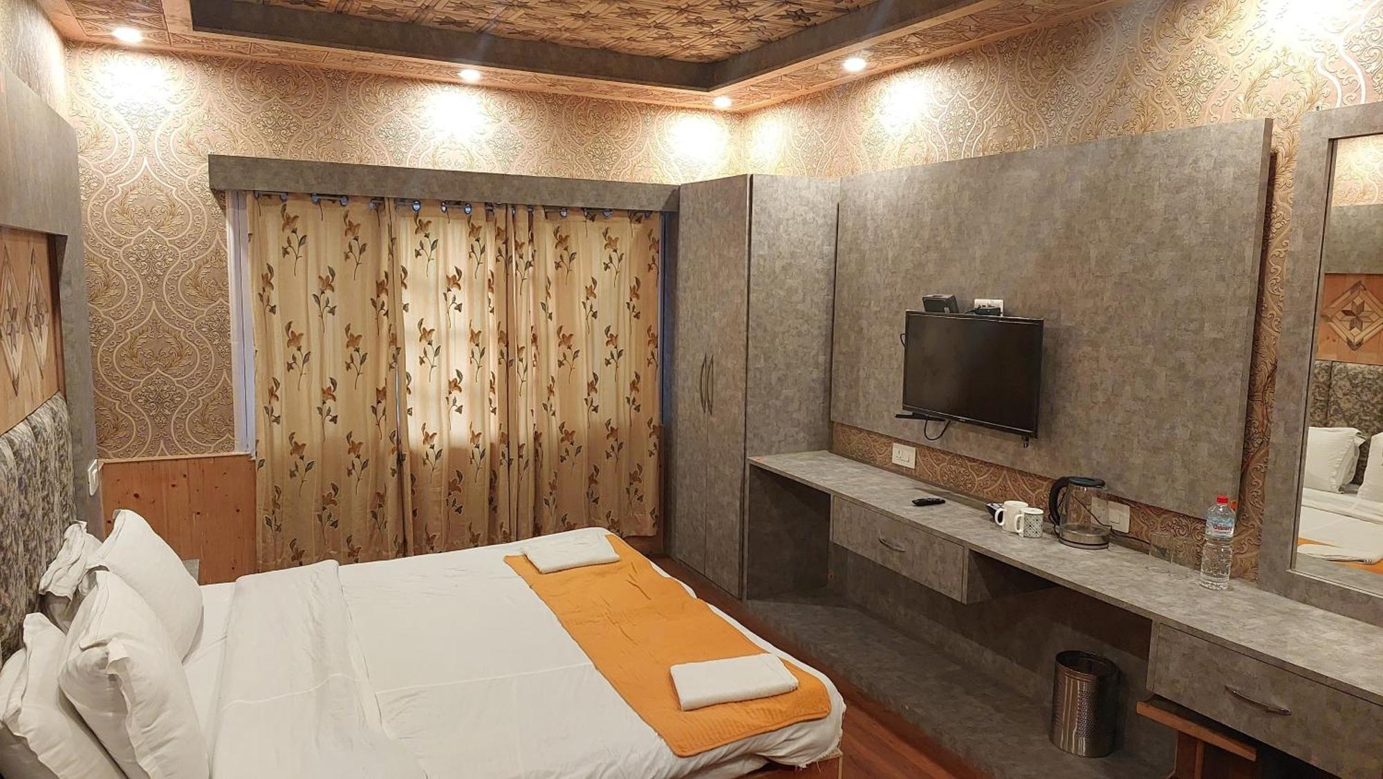 Hotel Outlook Pahalgām Εξωτερικό φωτογραφία
